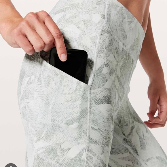 Lululemon Speed Up Tight - Picture 4 of 11